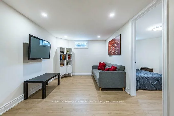 7389, Banffshire, Meadowvale Village, Mississauga