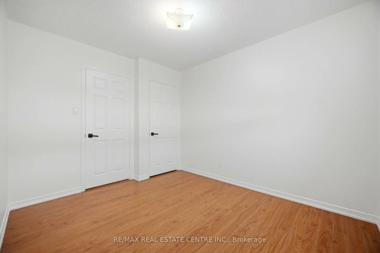 177, Surbray, Fairview, Mississauga