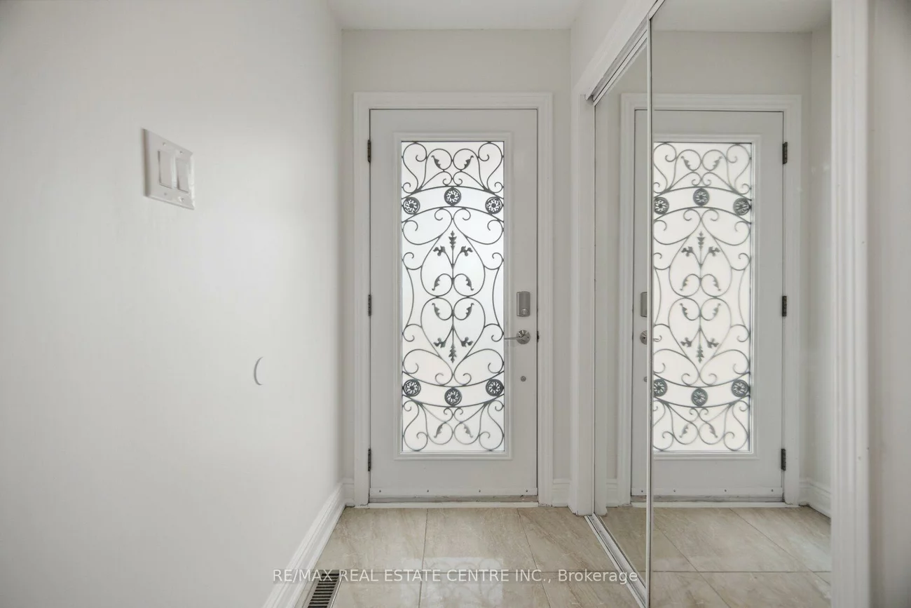 177, Surbray, Fairview, Mississauga