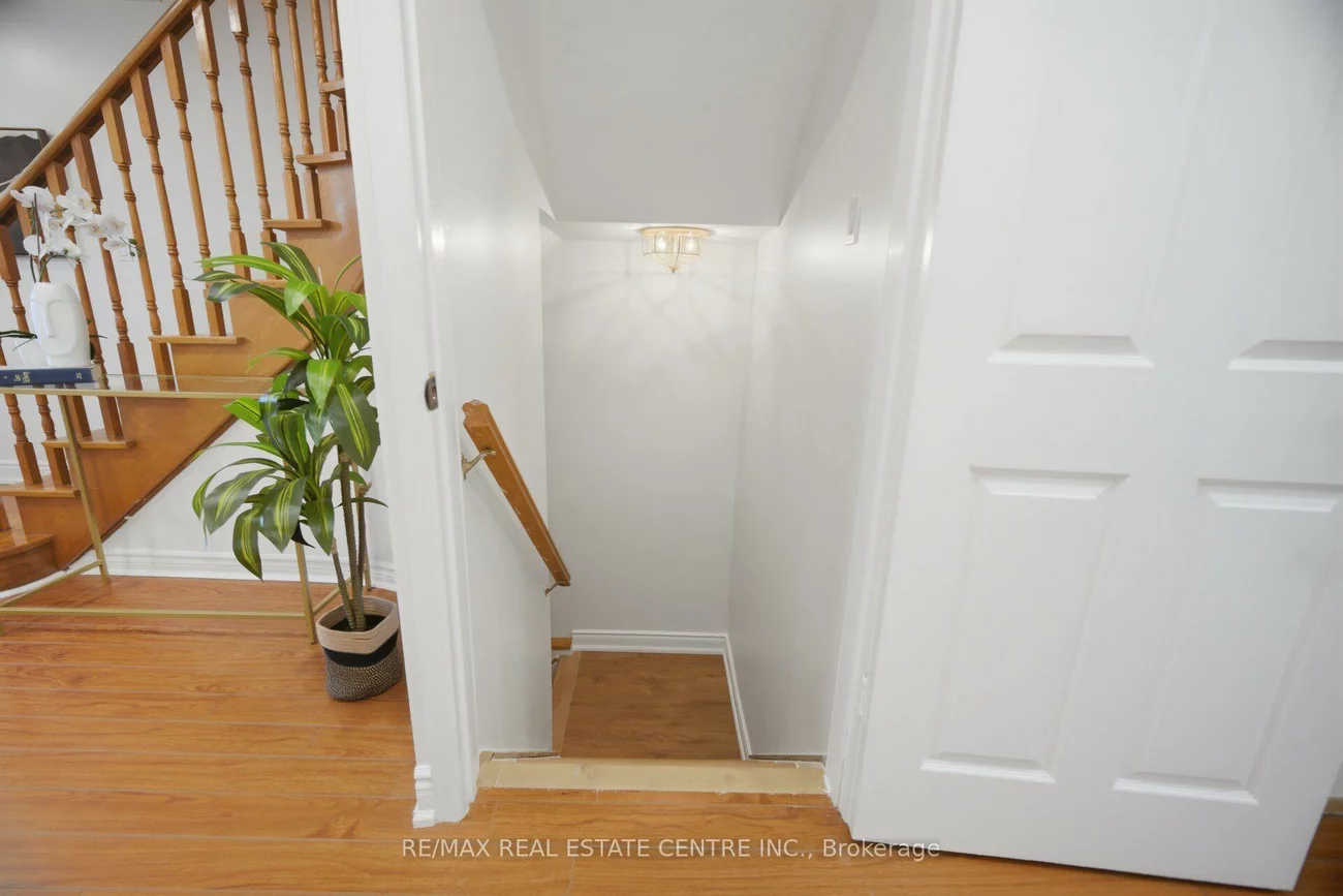 177, Surbray, Fairview, Mississauga