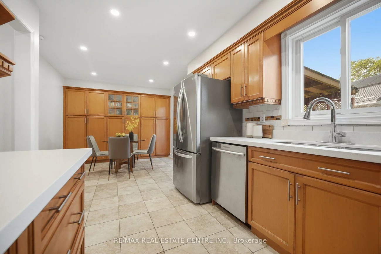 177, Surbray, Fairview, Mississauga
