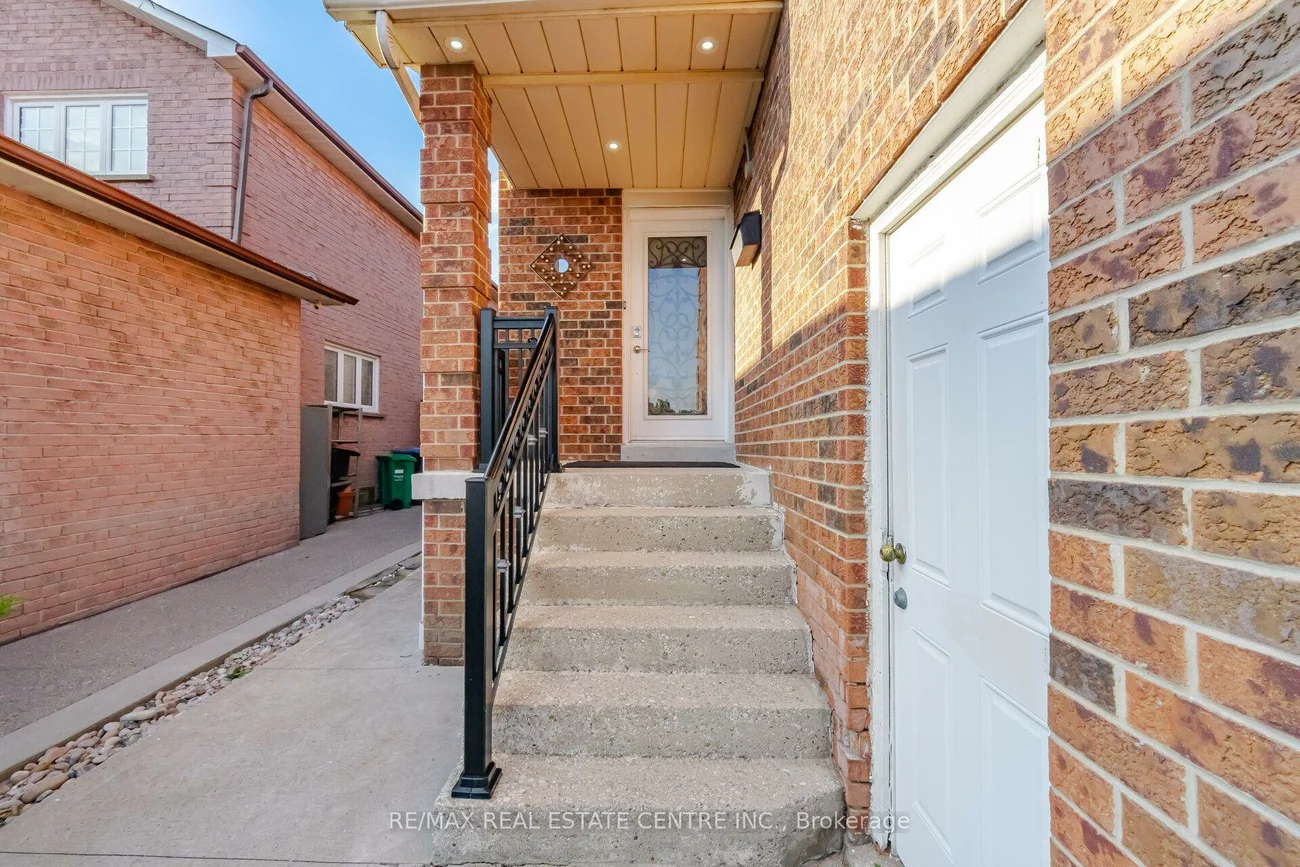 177, Surbray, Fairview, Mississauga