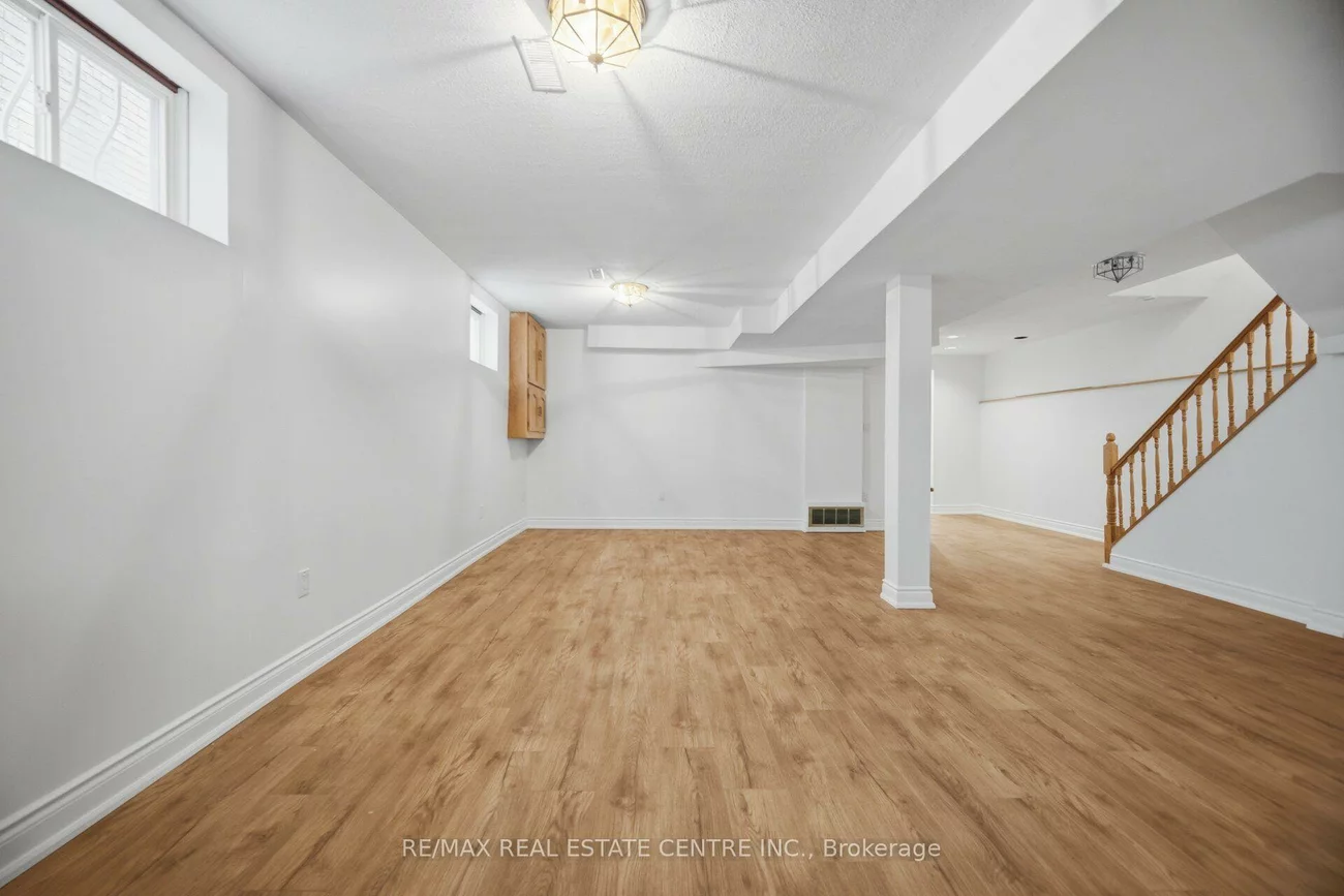 177, Surbray, Fairview, Mississauga