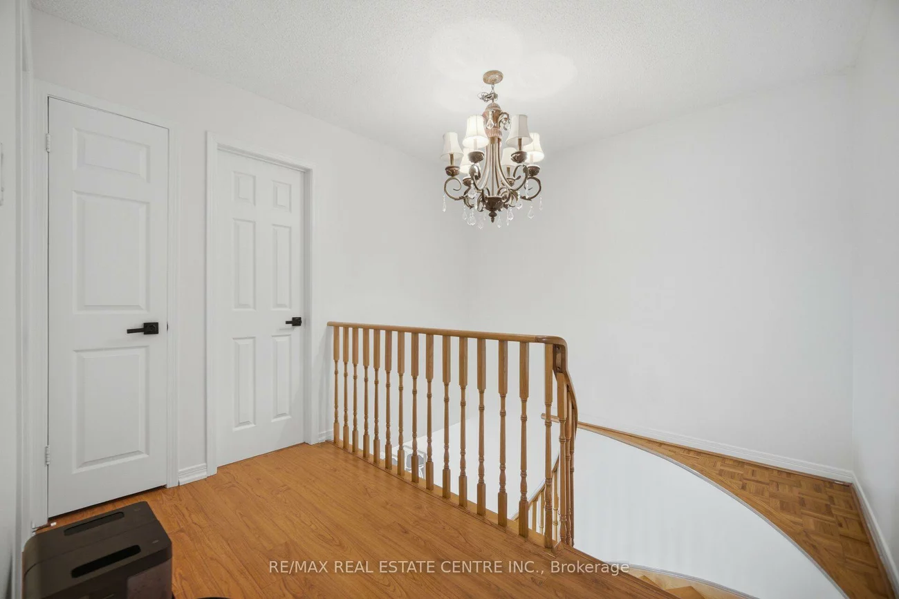 177, Surbray, Fairview, Mississauga