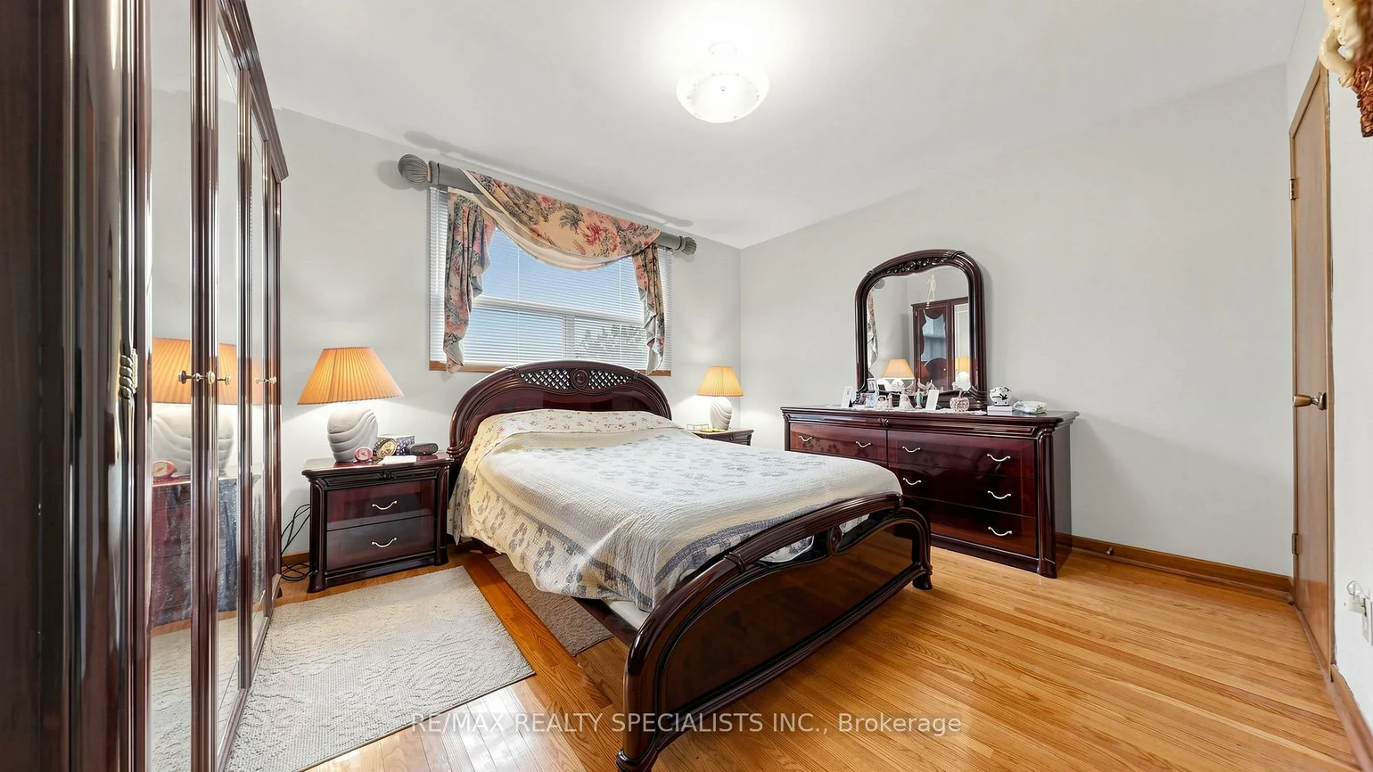 2385, Hensall, Cooksville, Mississauga