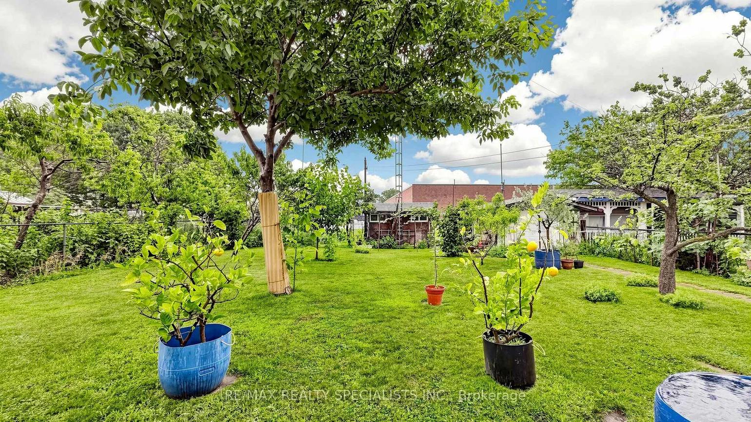 2385, Hensall, Cooksville, Mississauga