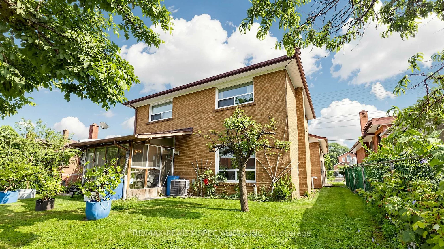 2385, Hensall, Cooksville, Mississauga