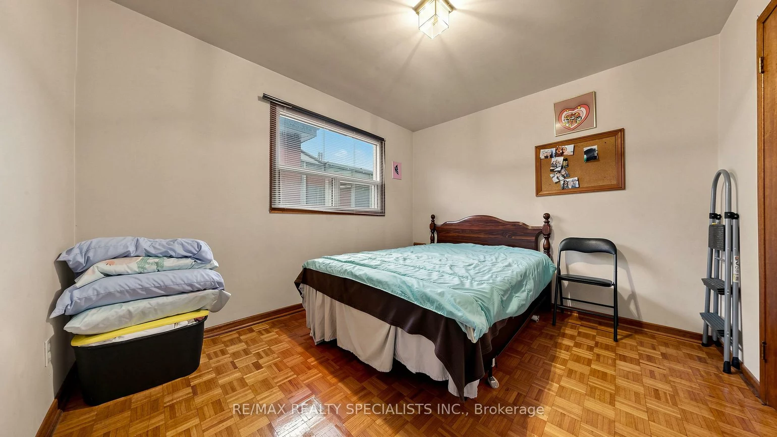 2385, Hensall, Cooksville, Mississauga