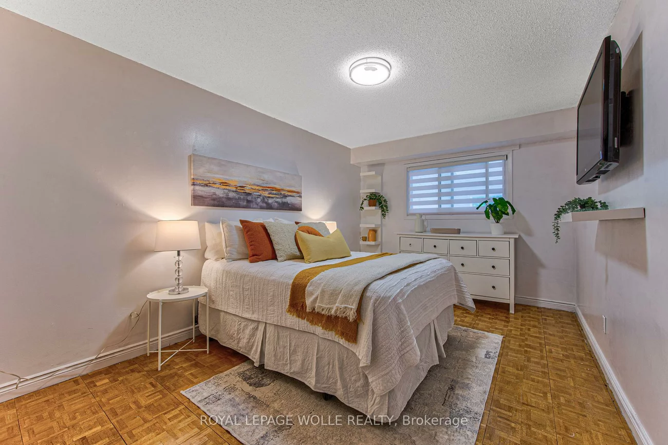 2560, Palisander, Cooksville, Mississauga