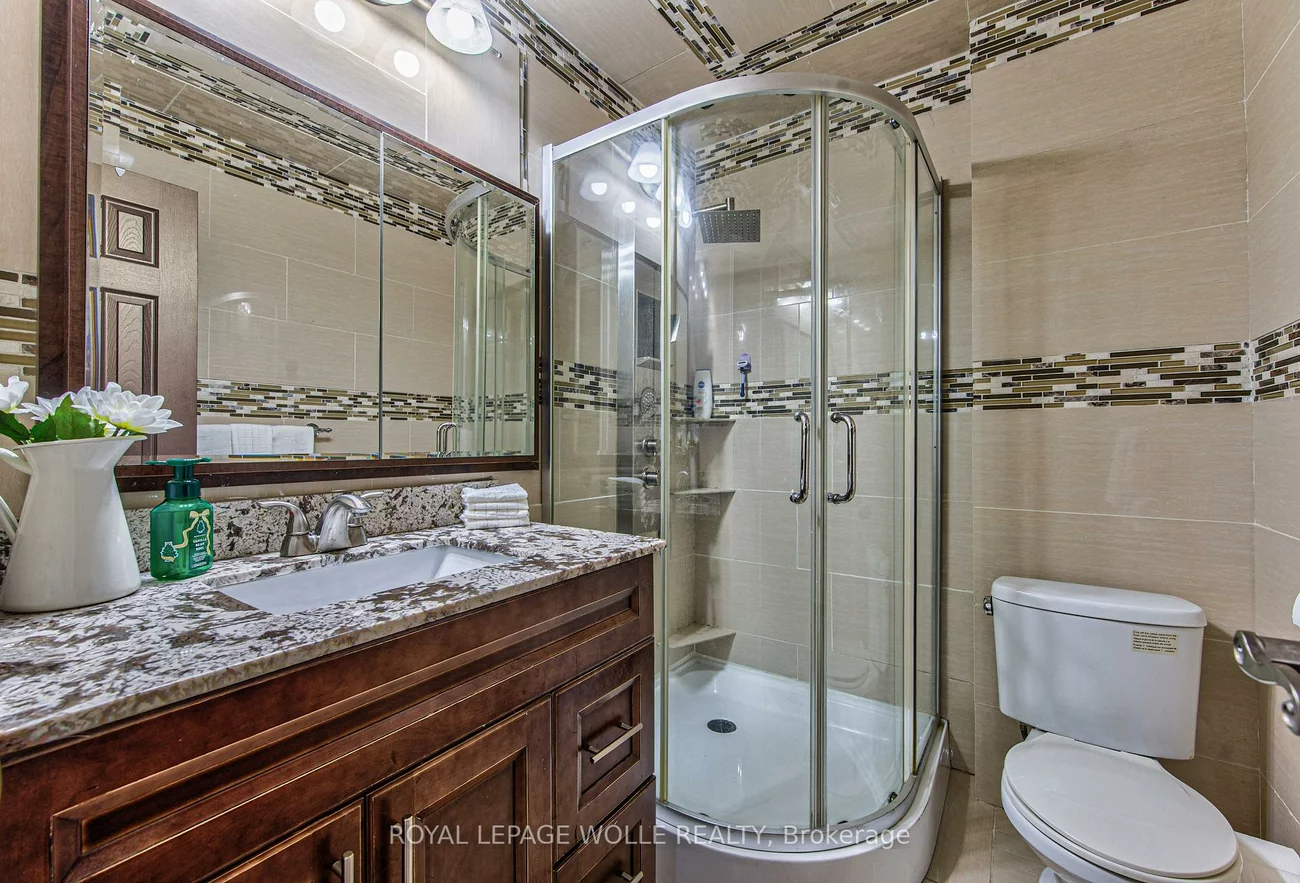 2560, Palisander, Cooksville, Mississauga