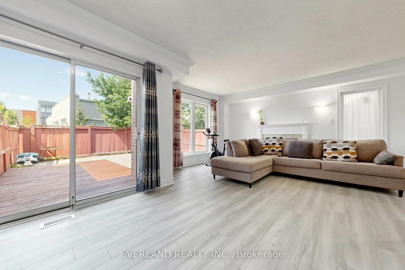 5588, Highbank, Central Erin Mills, Mississauga