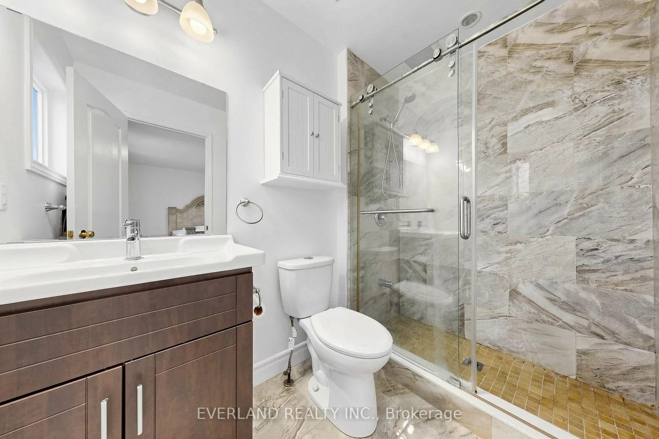 5588, Highbank, Central Erin Mills, Mississauga