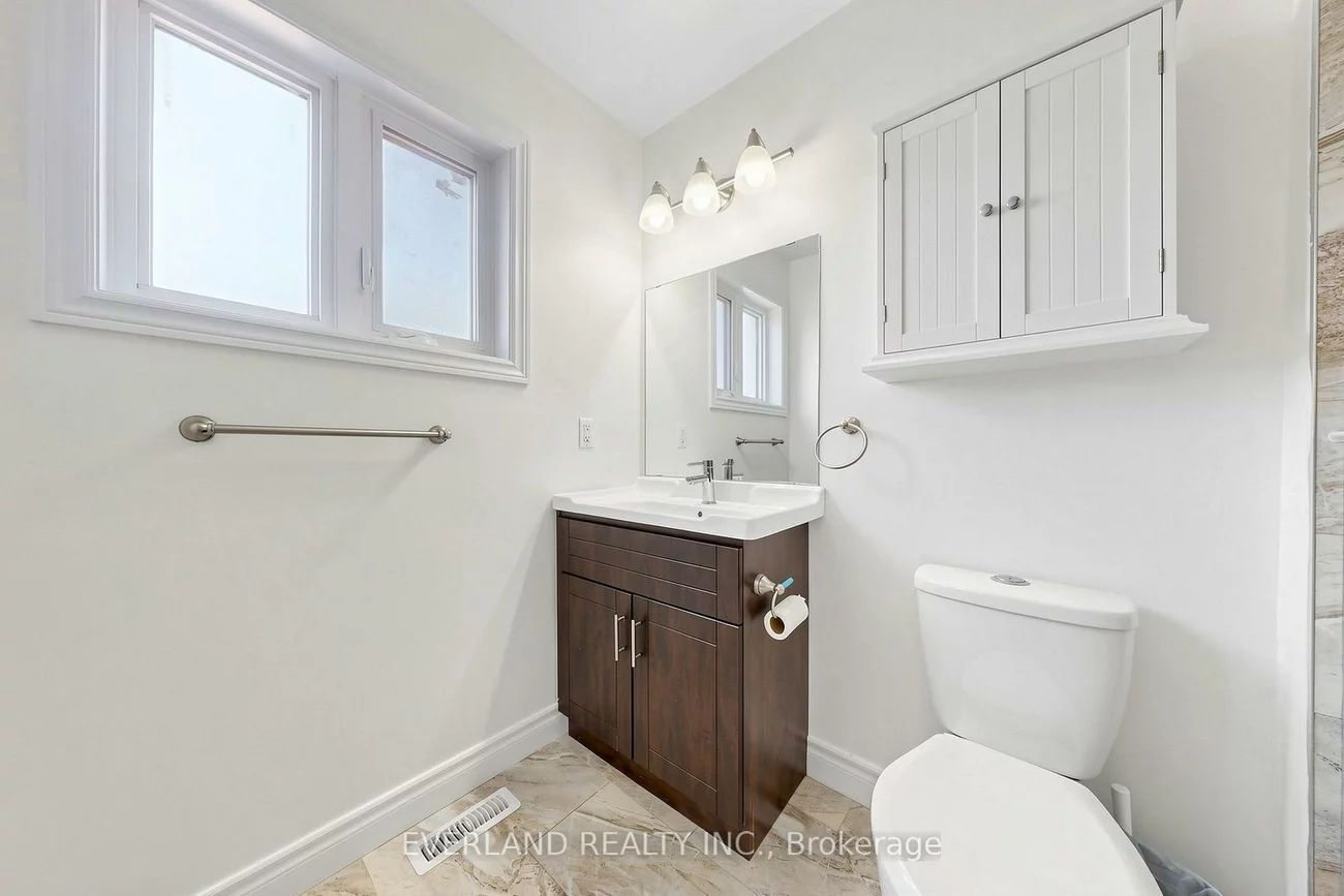 5588, Highbank, Central Erin Mills, Mississauga