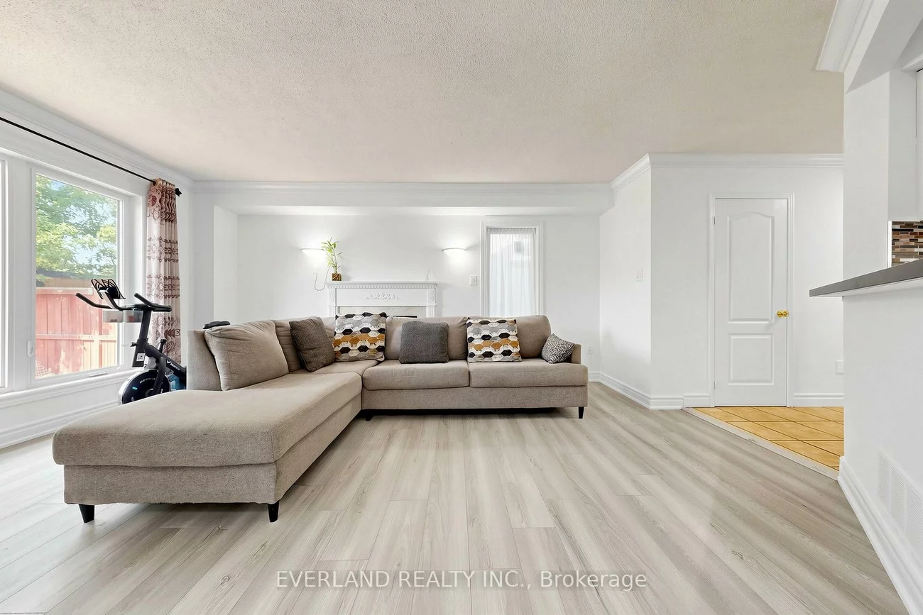 5588, Highbank, Central Erin Mills, Mississauga