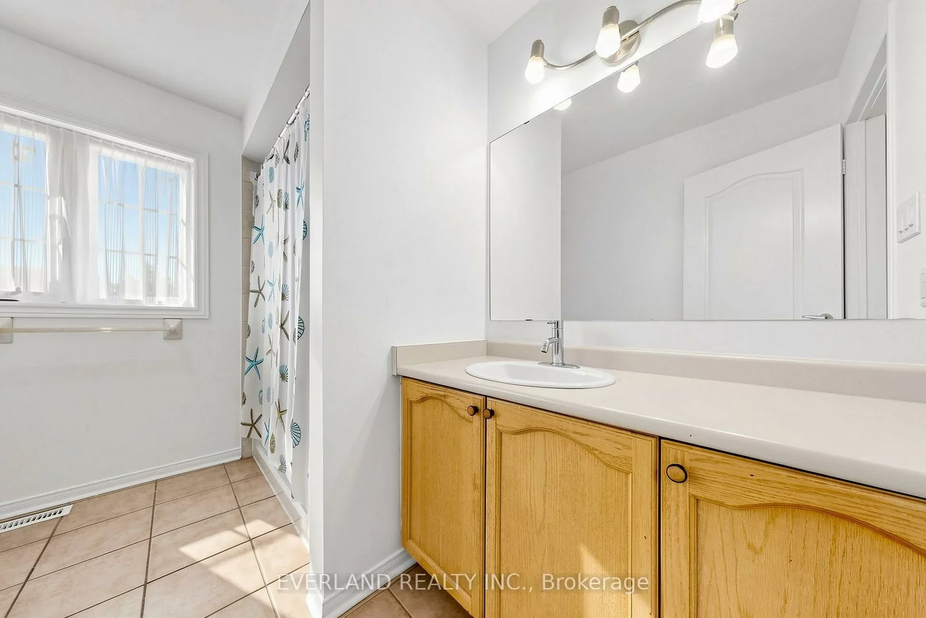 5588, Highbank, Central Erin Mills, Mississauga