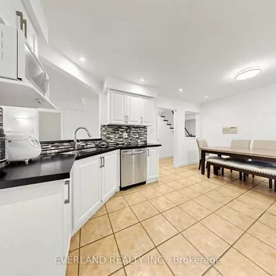 5588, Highbank, Central Erin Mills, Mississauga