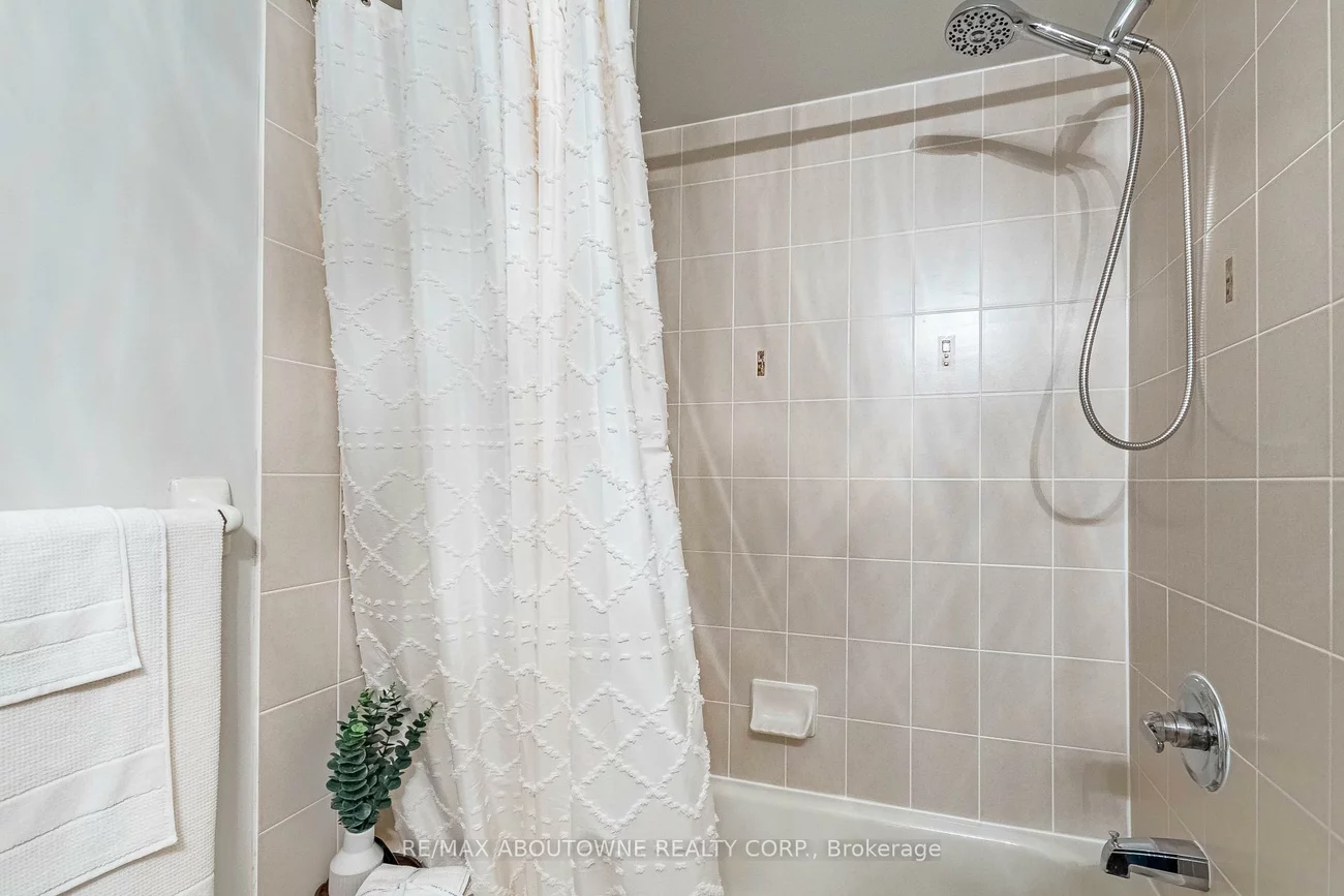 5550, Tenth, Churchill Meadows, Mississauga