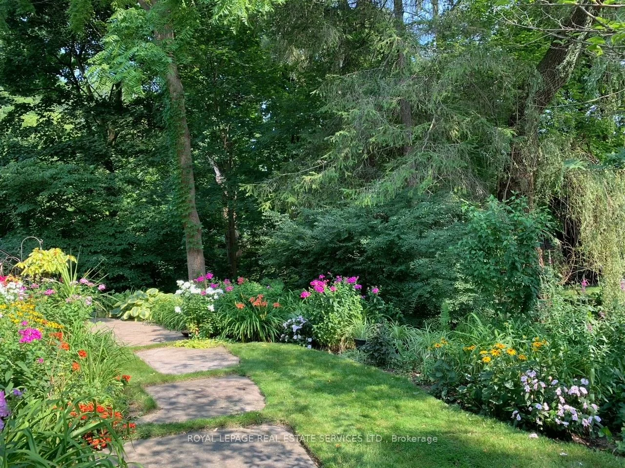1726, The Pines, Clarkson, Mississauga