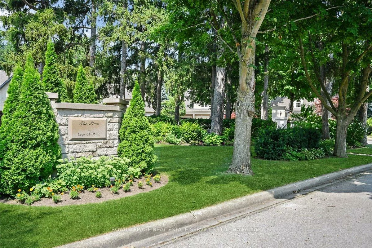1726, The Pines, Clarkson, Mississauga