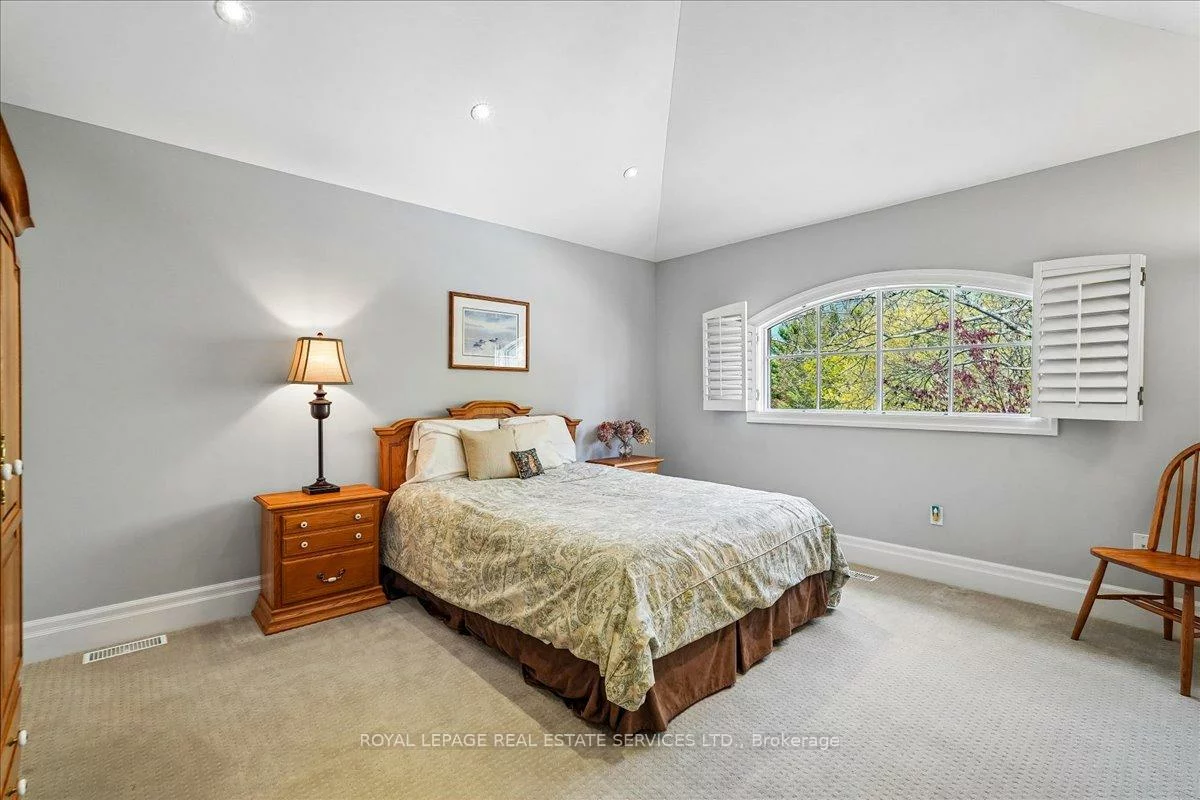 1726, The Pines, Clarkson, Mississauga
