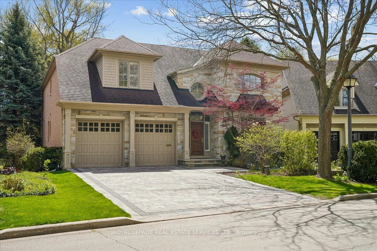1726, The Pines, Clarkson, Mississauga