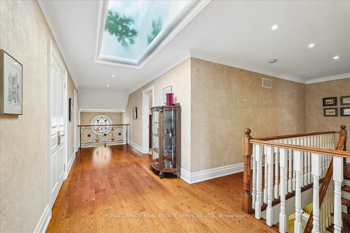 1726, The Pines, Clarkson, Mississauga