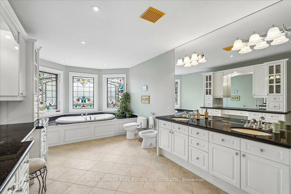 1726, The Pines, Clarkson, Mississauga