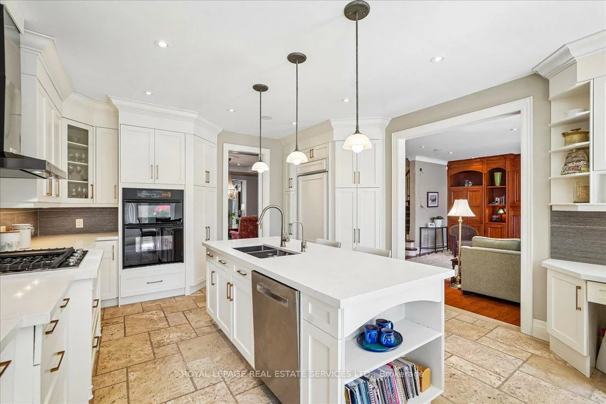 1726, The Pines, Clarkson, Mississauga