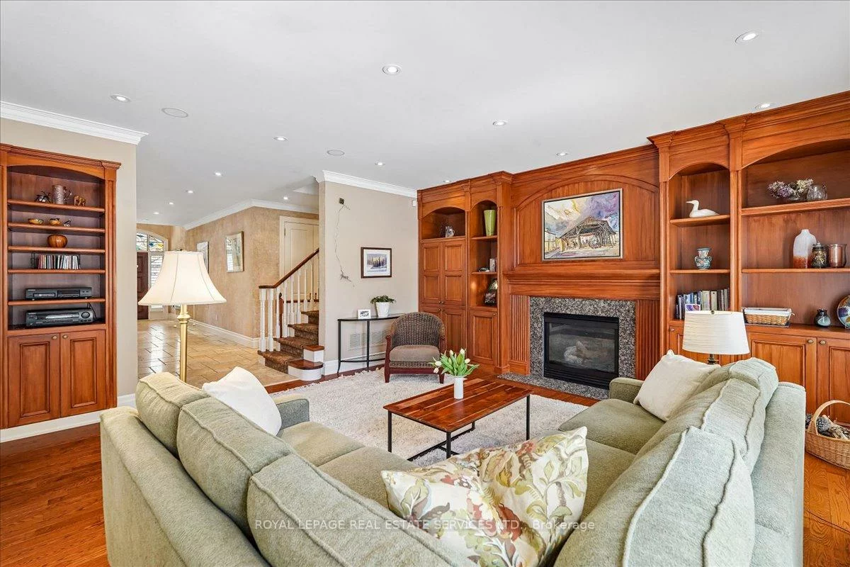 1726, The Pines, Clarkson, Mississauga