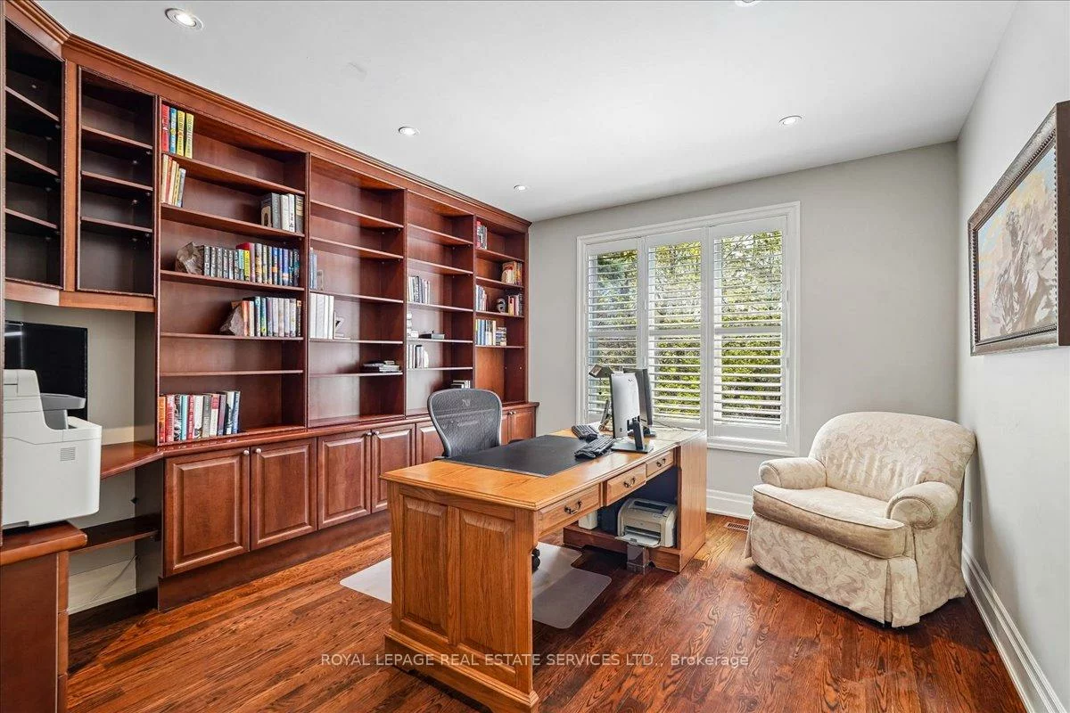 1726, The Pines, Clarkson, Mississauga