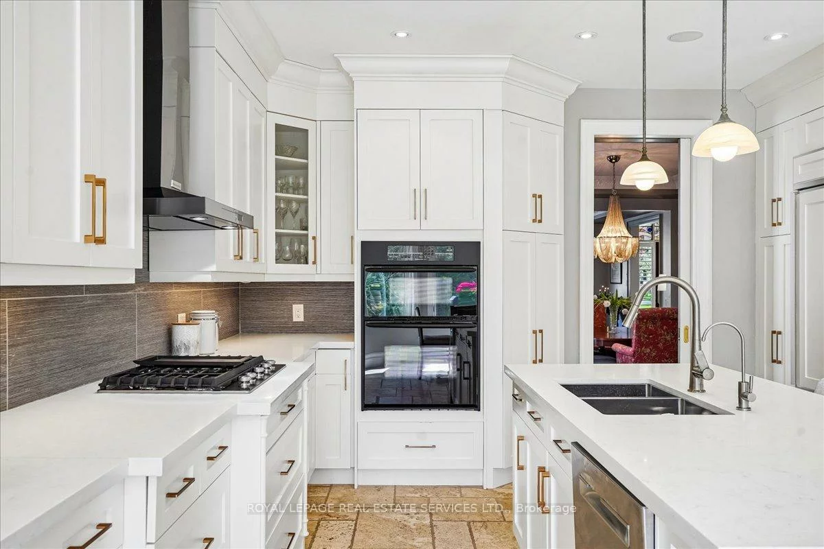1726, The Pines, Clarkson, Mississauga