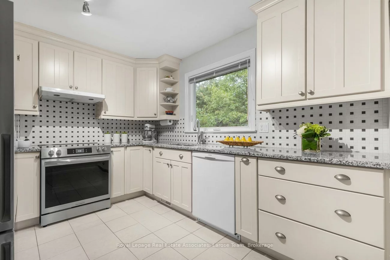 1515, Thetford, Clarkson, Mississauga