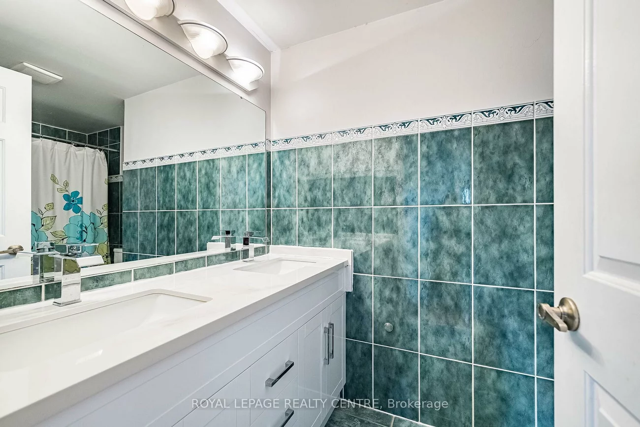 3211, Dovetail, Erin Mills, Mississauga