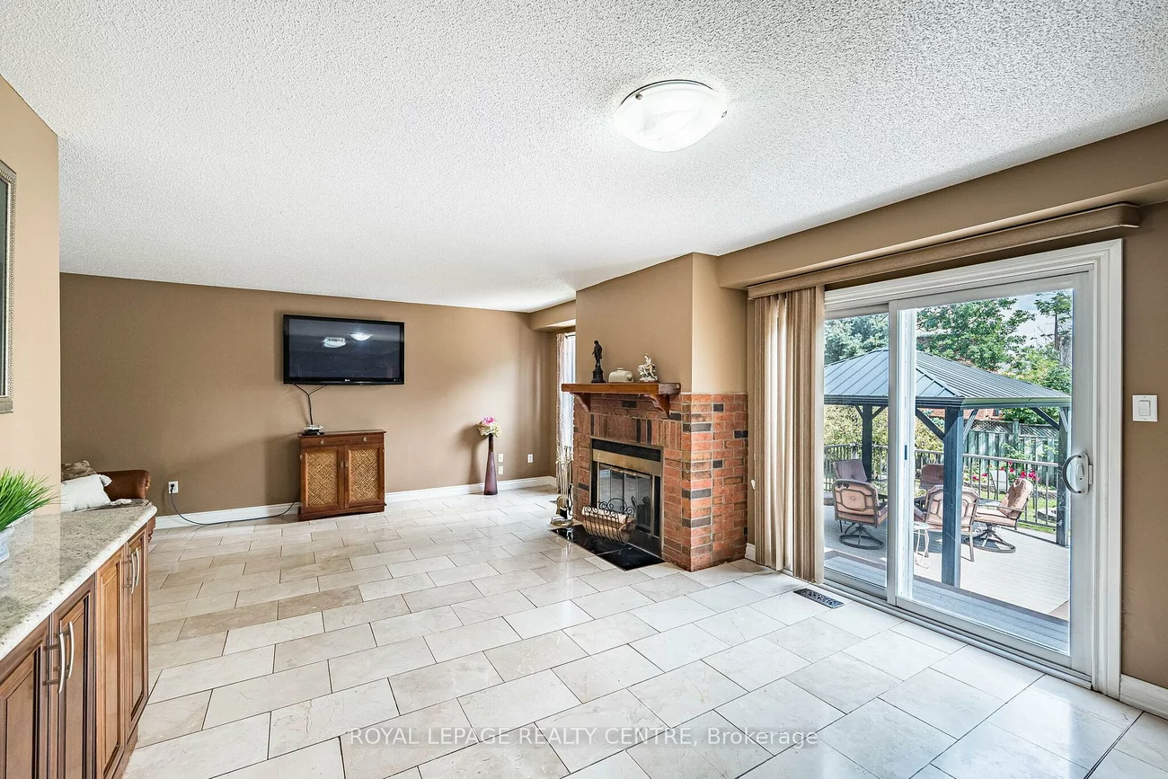 3211, Dovetail, Erin Mills, Mississauga