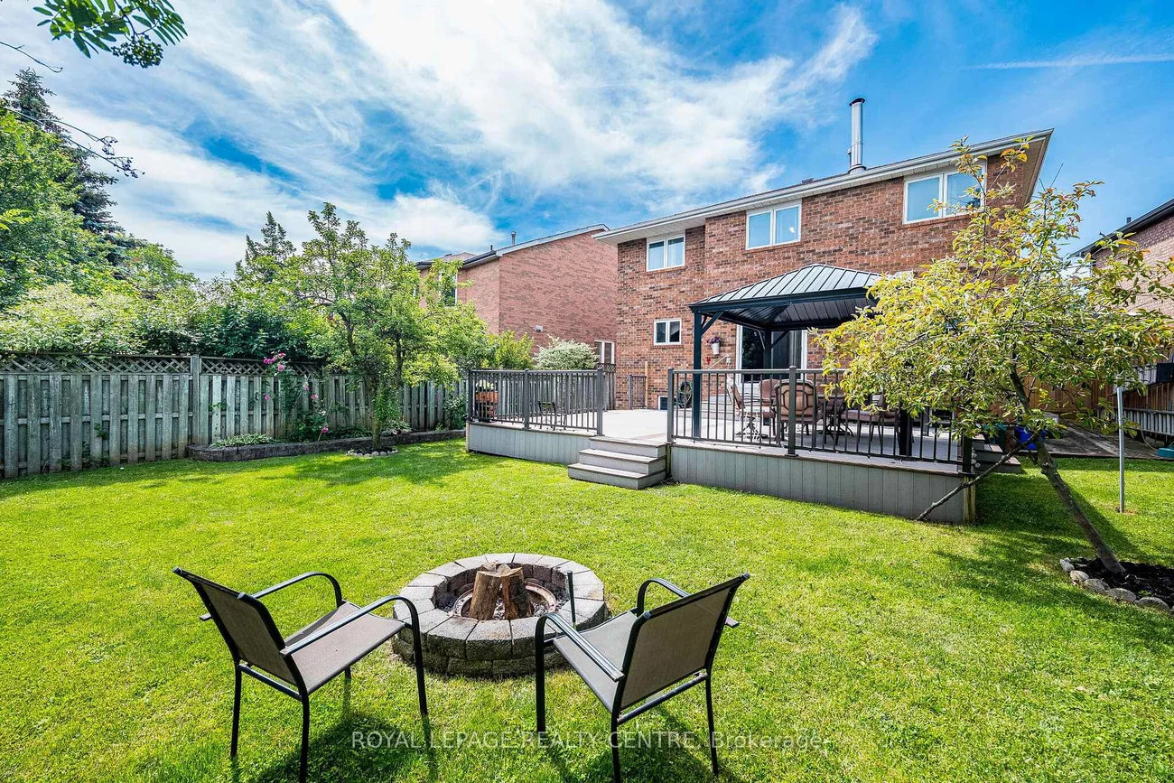 3211, Dovetail, Erin Mills, Mississauga