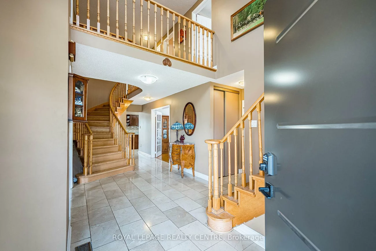 3211, Dovetail, Erin Mills, Mississauga