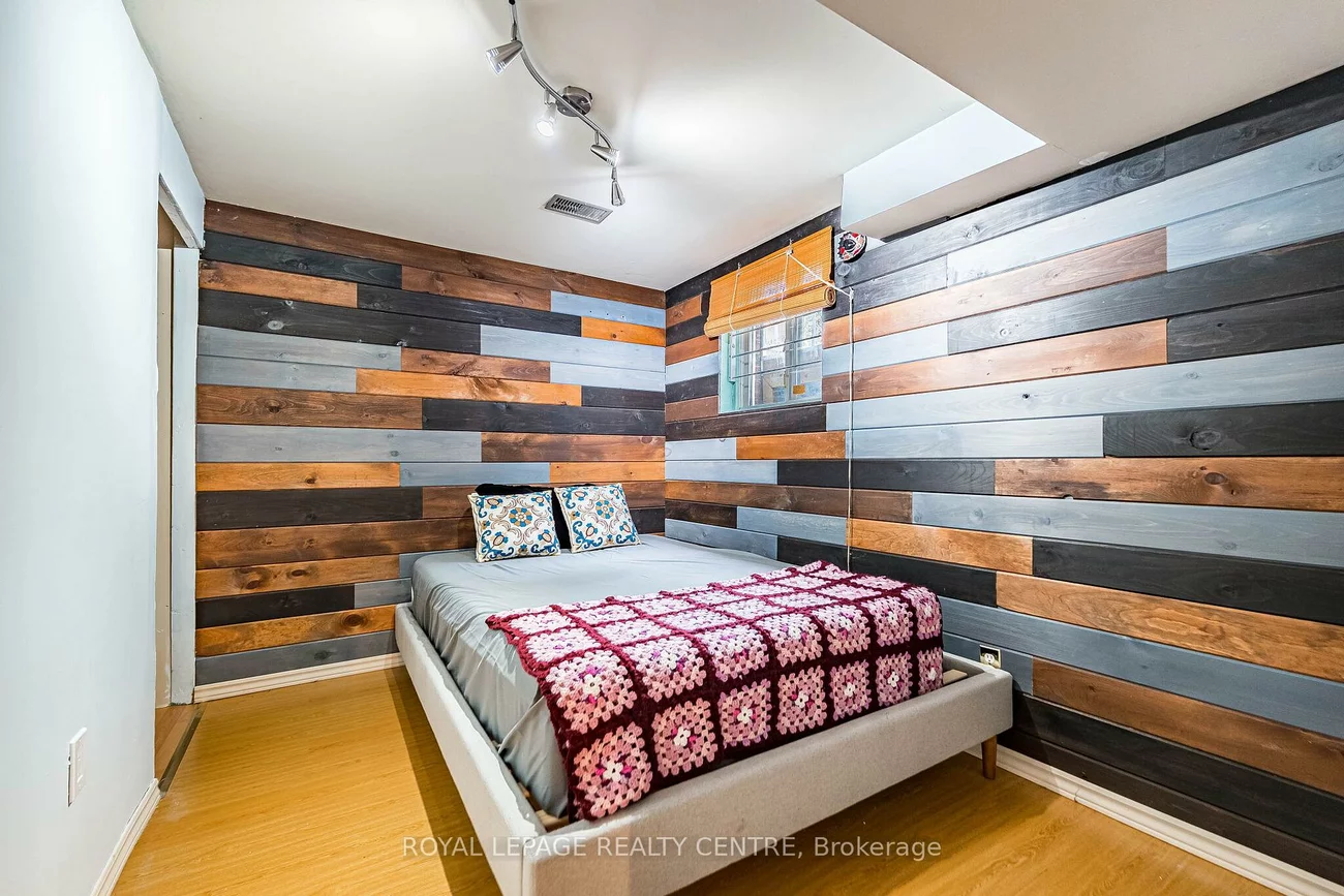 3211, Dovetail, Erin Mills, Mississauga