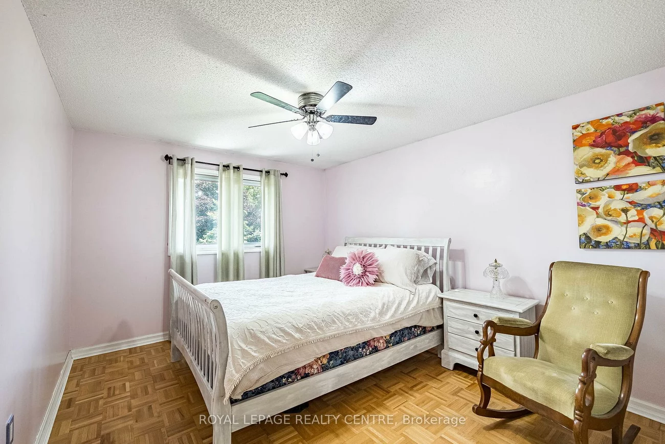 3211, Dovetail, Erin Mills, Mississauga