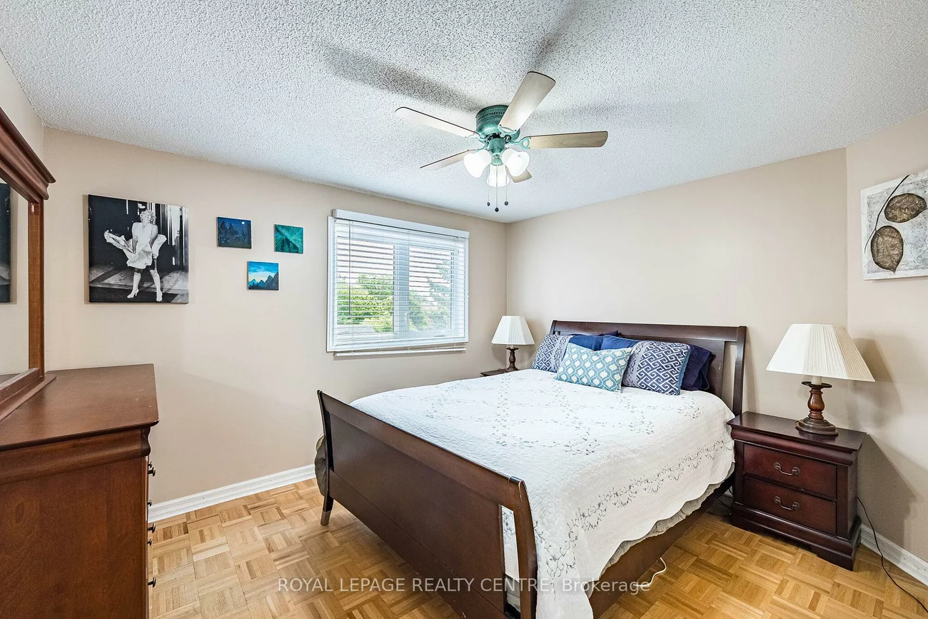 3211, Dovetail, Erin Mills, Mississauga