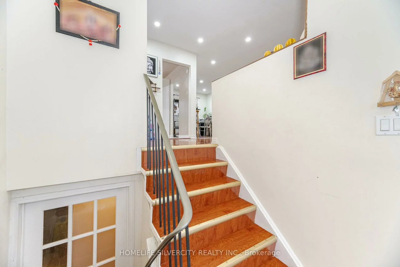 3315, Dwiggin, Malton, Mississauga