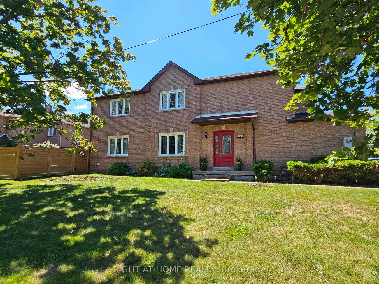 710, Ashprior, Hurontario, Mississauga