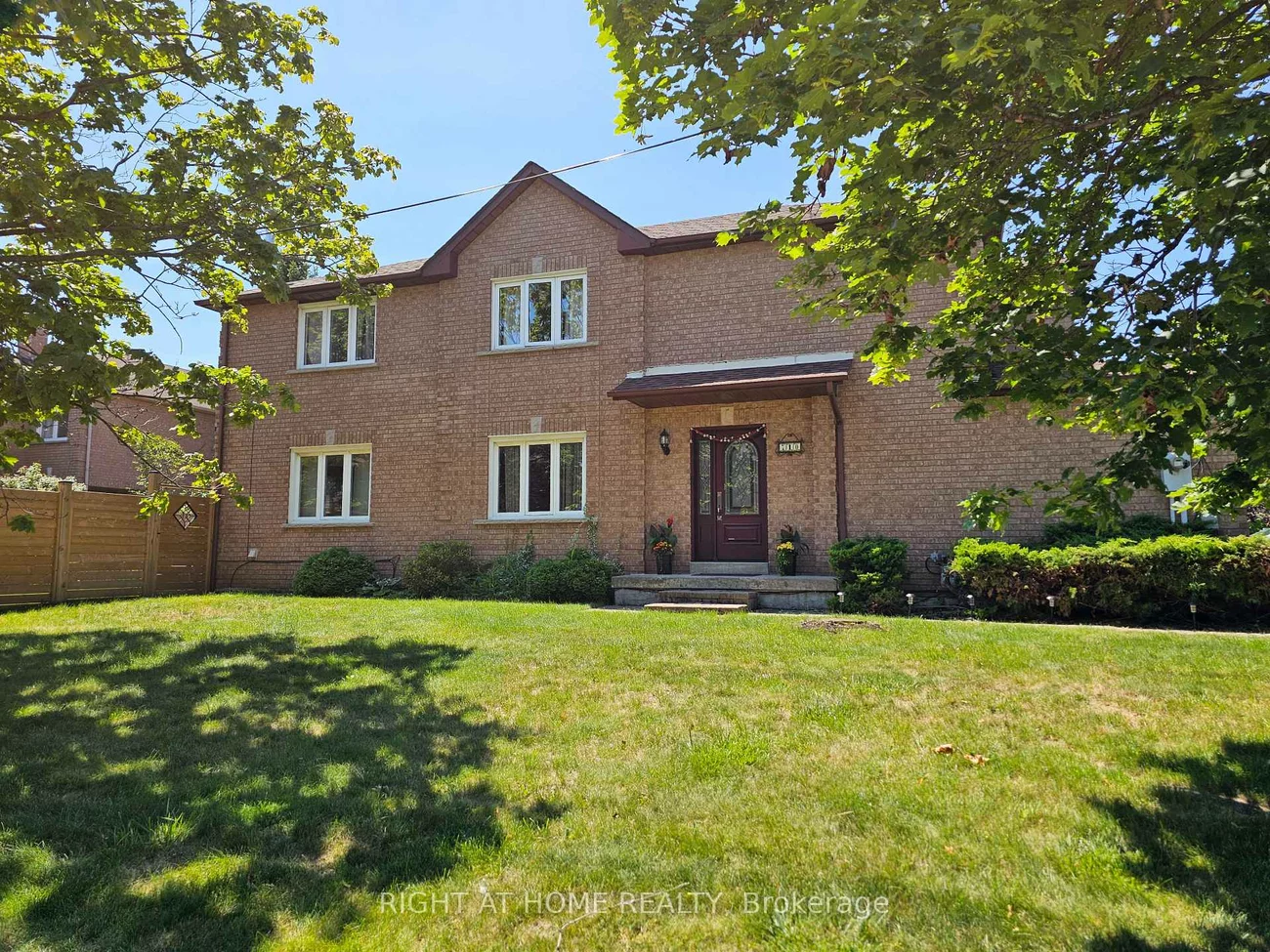 710, Ashprior, Hurontario, Mississauga