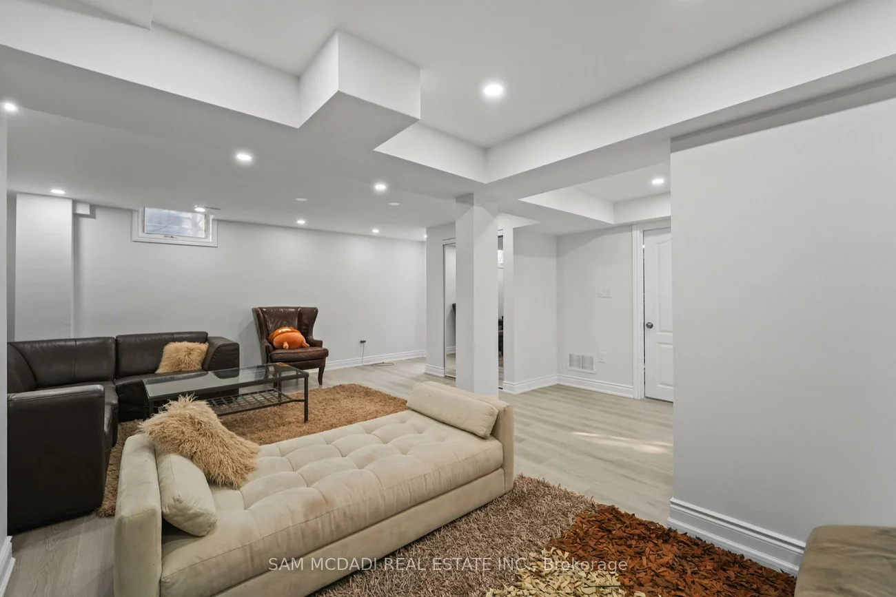4778, Crystal Rose, East Credit, Mississauga