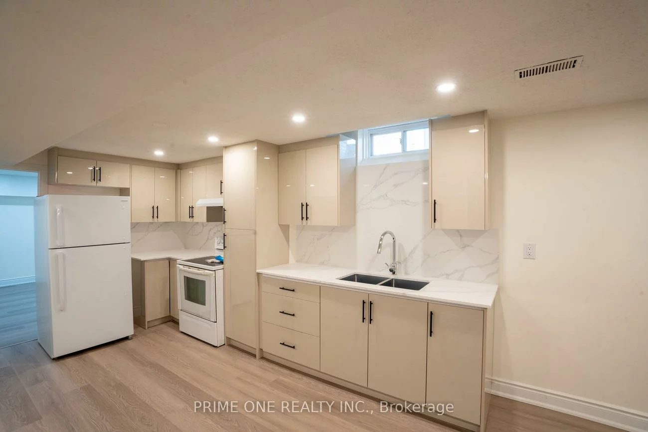 3290, Cambourne, Meadowvale, Mississauga