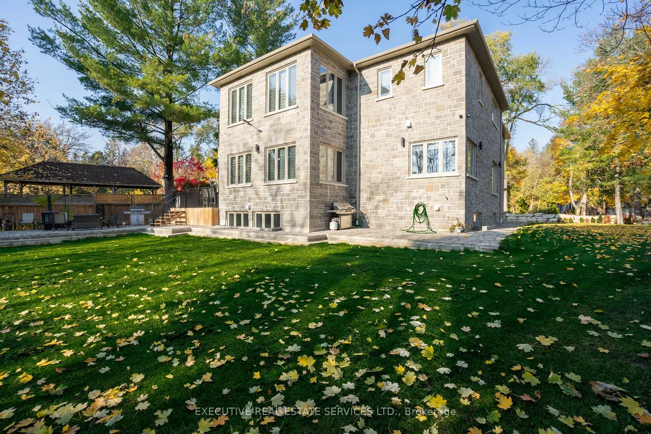 1138, Garden, Lorne Park, Mississauga