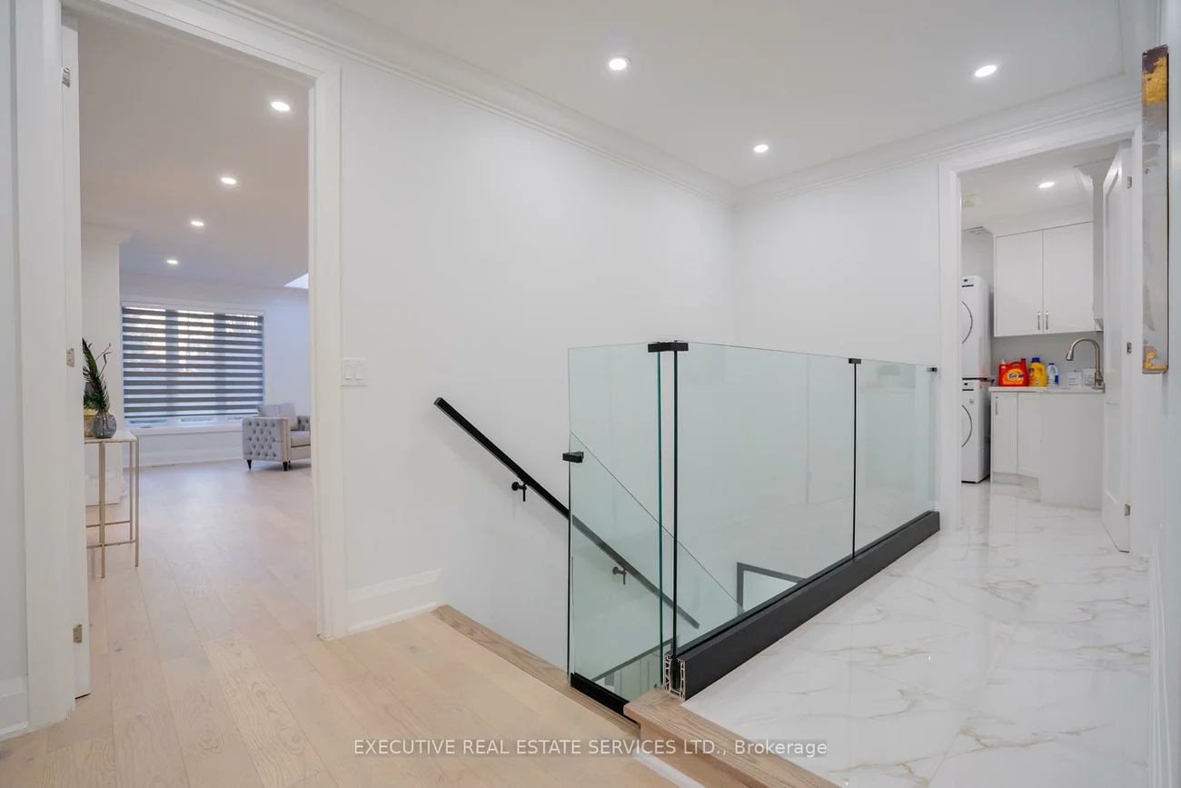 1138, Garden, Lorne Park, Mississauga