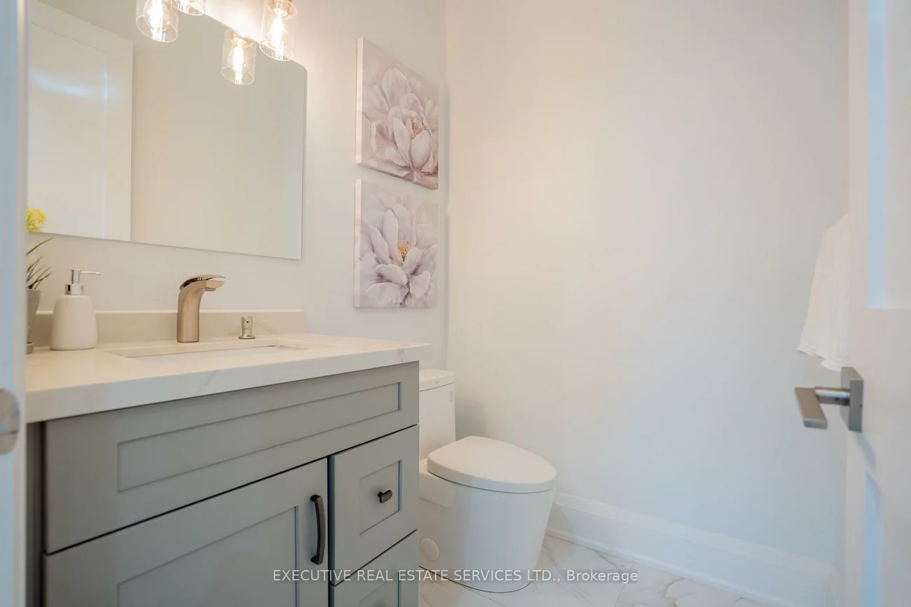 1138, Garden, Lorne Park, Mississauga