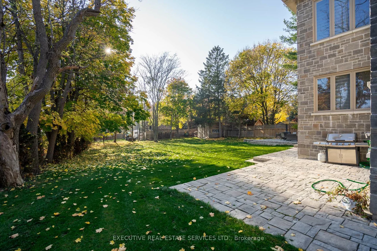 1138, Garden, Lorne Park, Mississauga