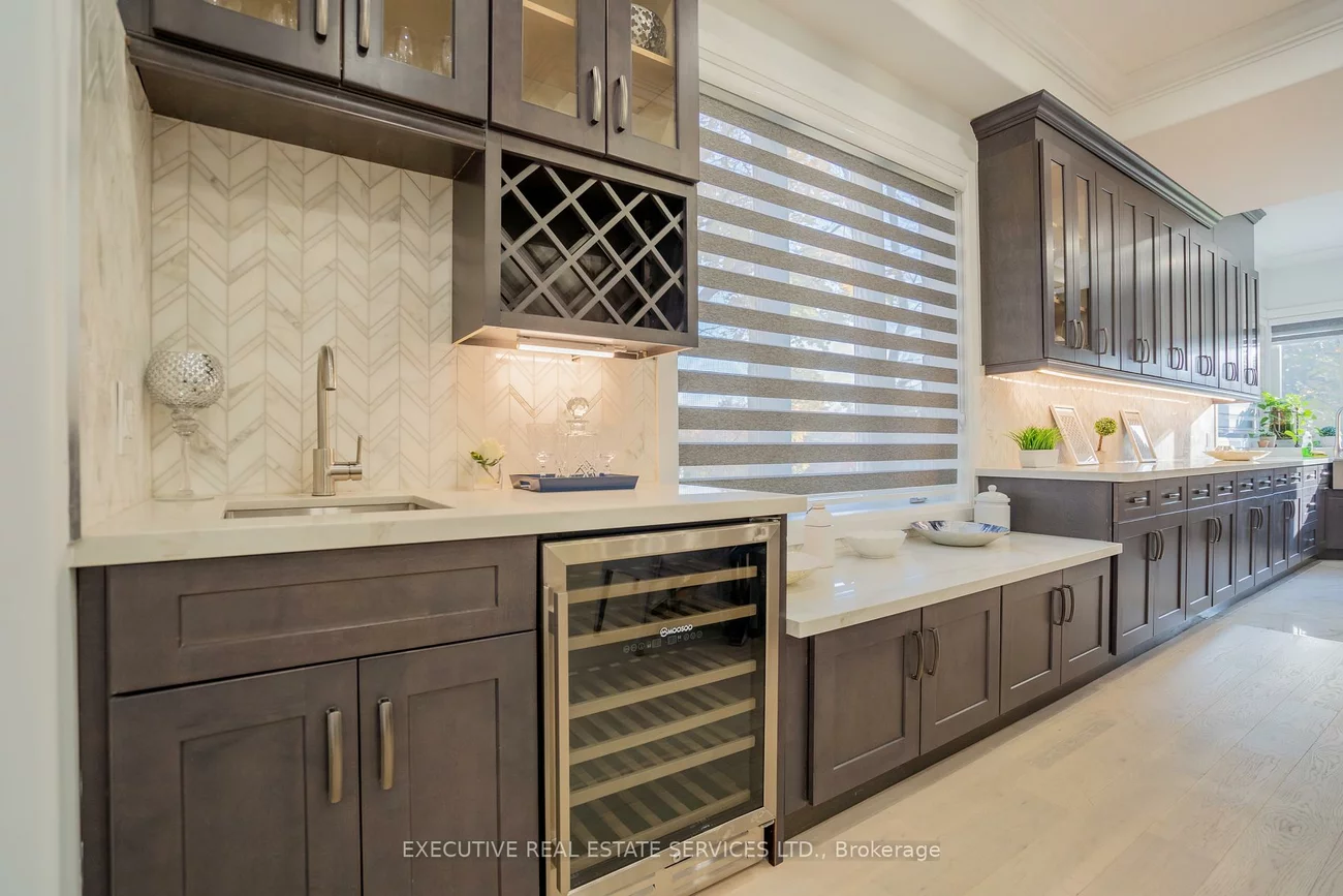 1138, Garden, Lorne Park, Mississauga