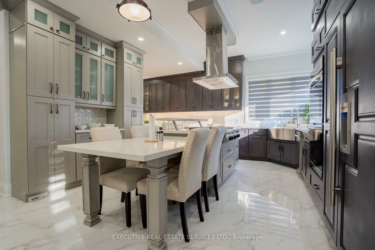 1138, Garden, Lorne Park, Mississauga